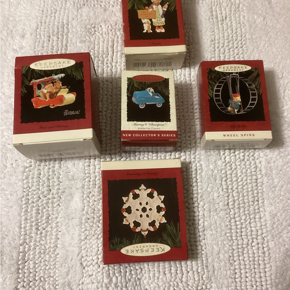 KEEPSAKE the Label Red and White Holiday Accents